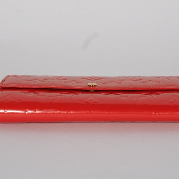 Louis Vuitton Vernis Monogram Sarah Wallet in Pomme d’Amour Red Patent - Picture 10 of 10